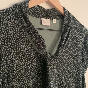 Anthropologie 9-HI5 StCL tiny flower floral top with tie neck Sz xs